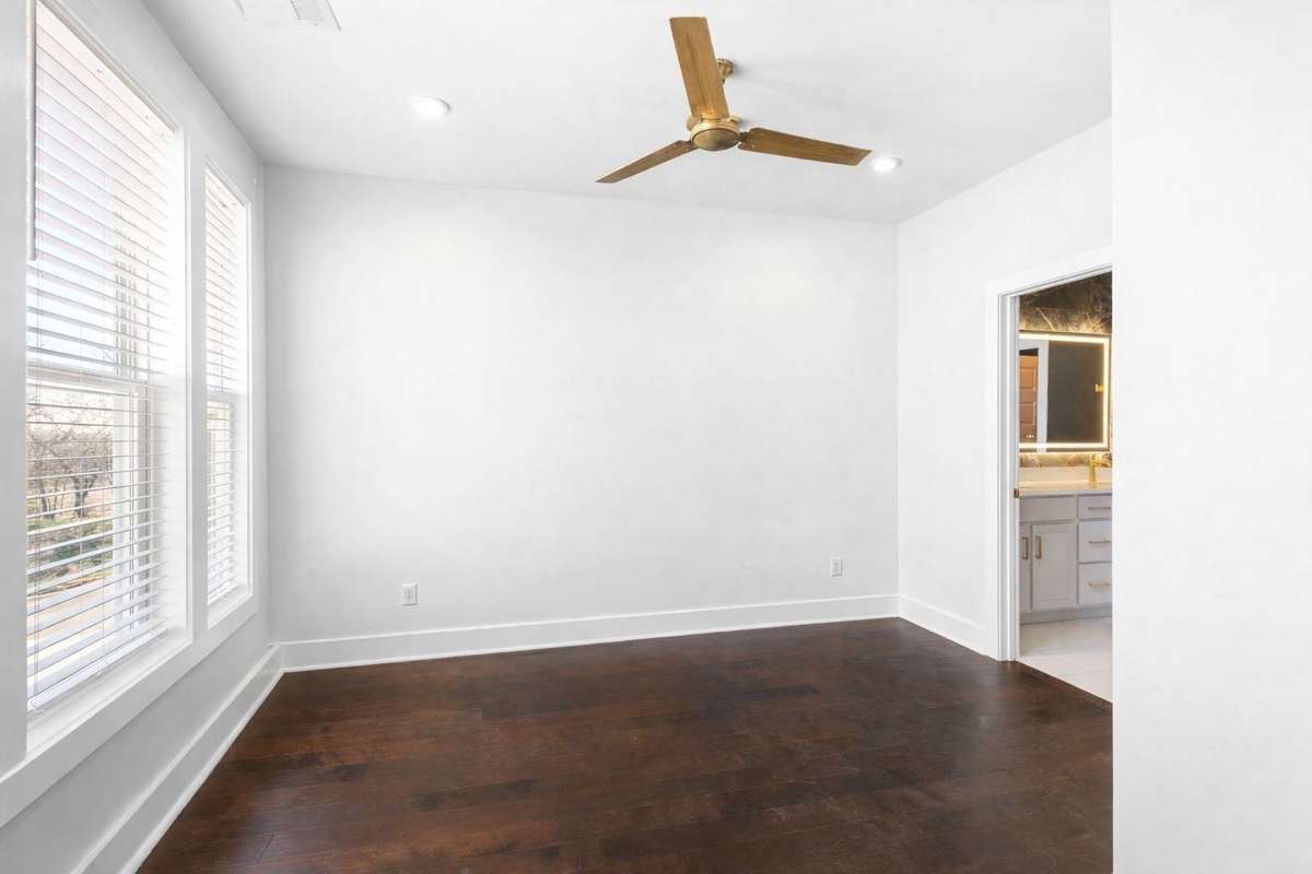 Large windows for plenty of natural light!