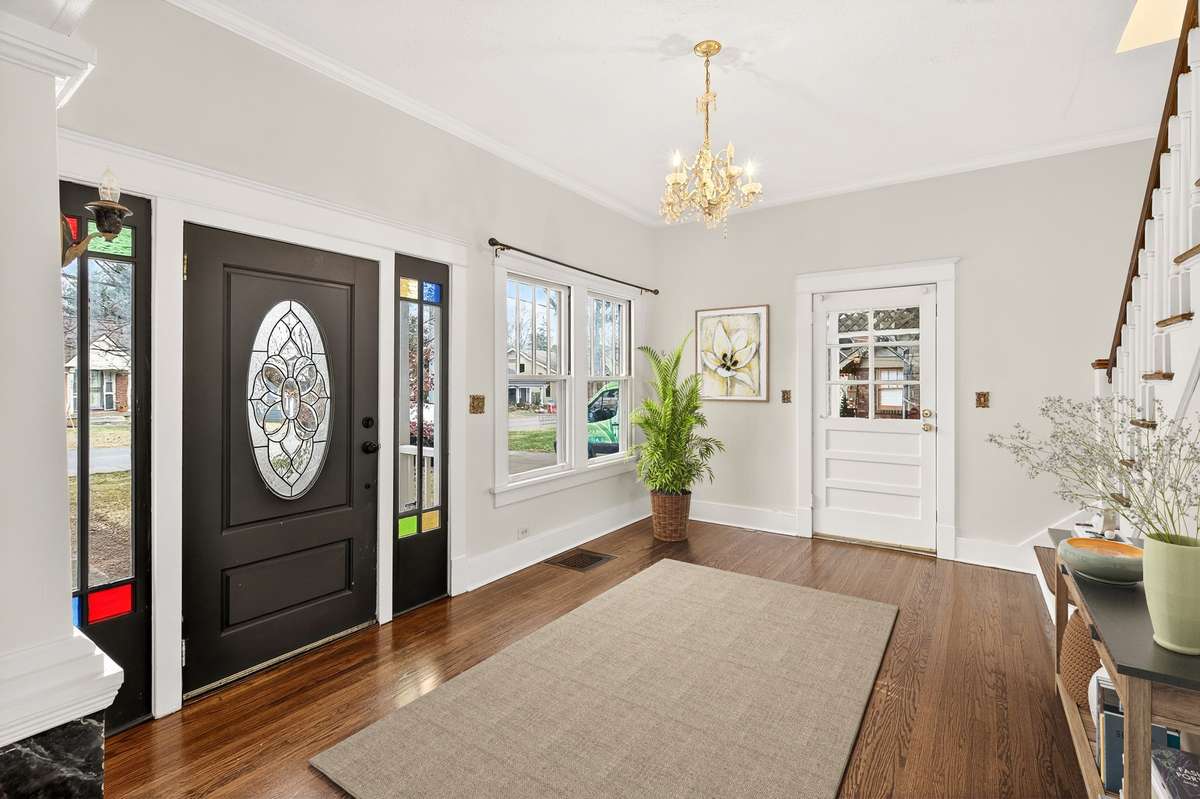 Virtually staged foyer