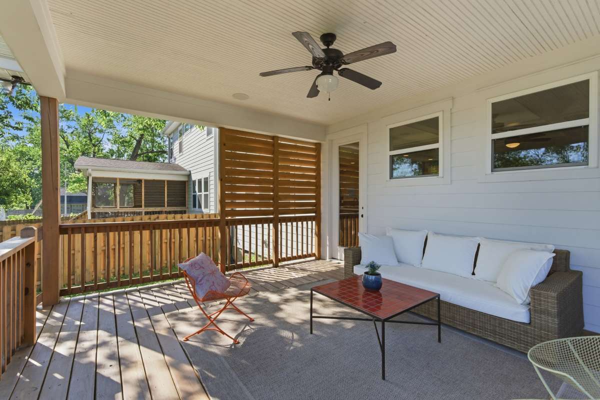 This space could easily be screened in for year-round enjoyment!