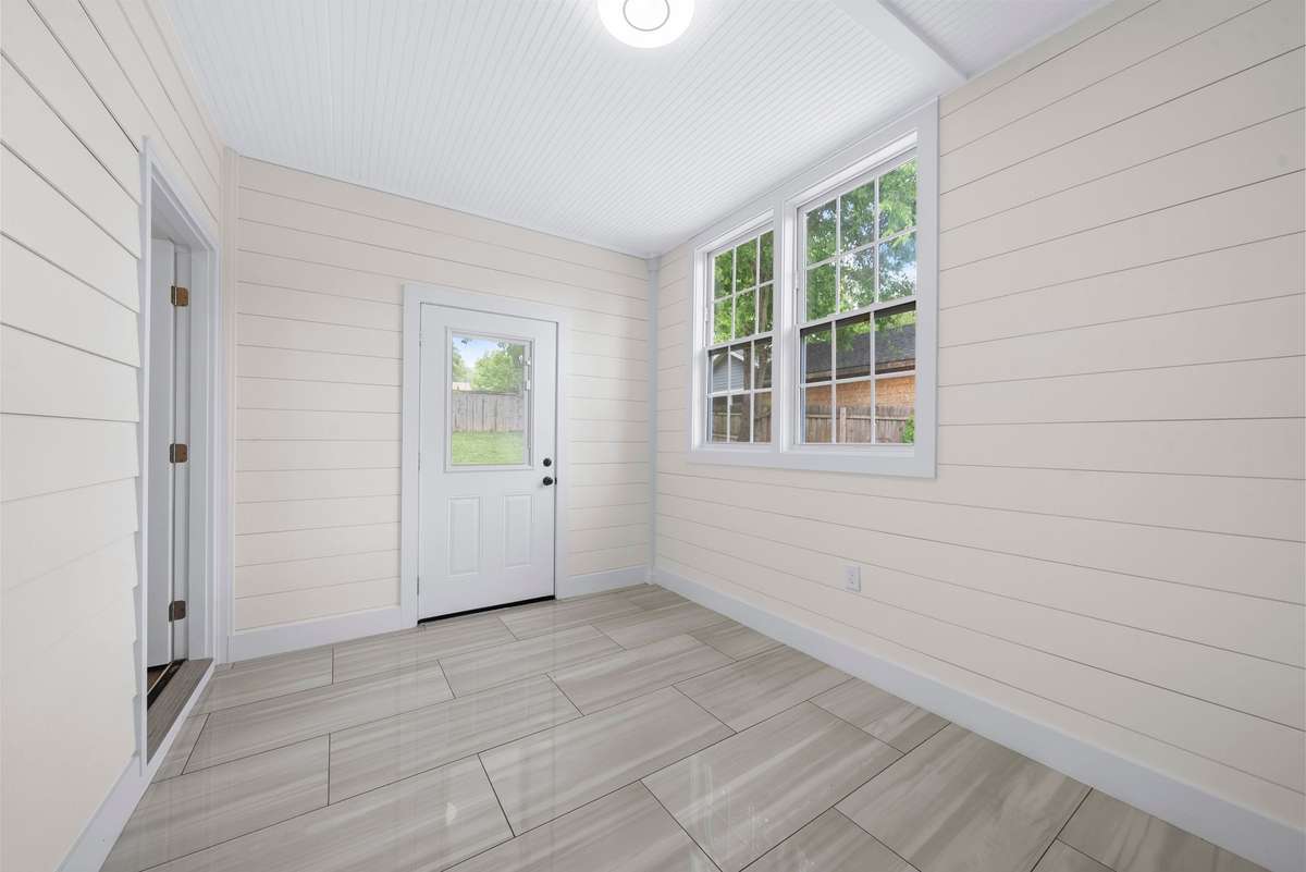 Dining area with tile detai