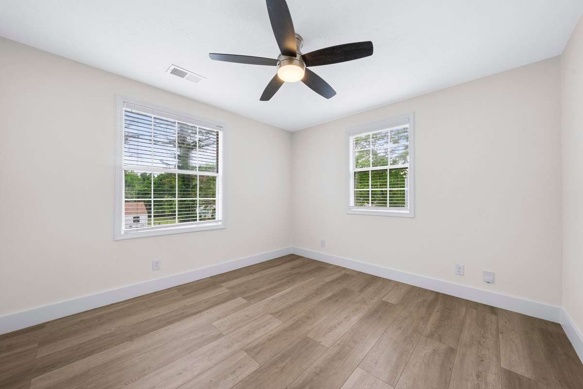 Secondary bedroom