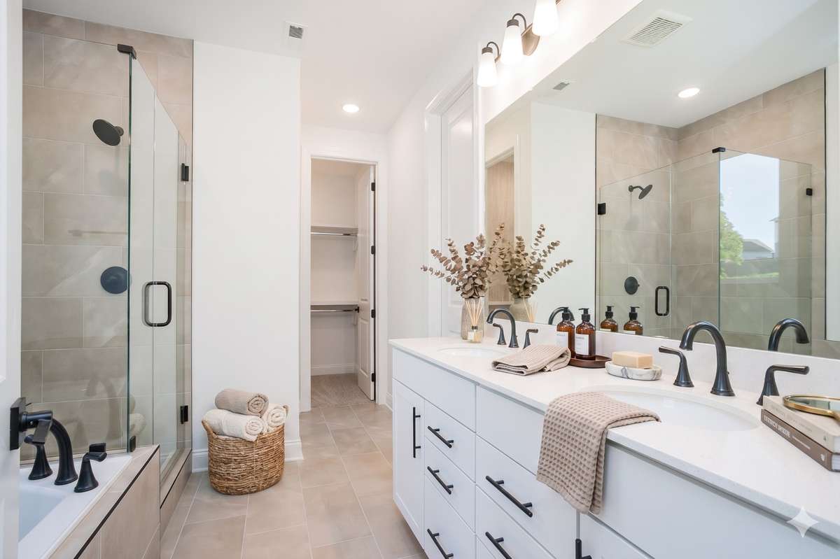 Virtual Stage of Primary Bathroom Suite