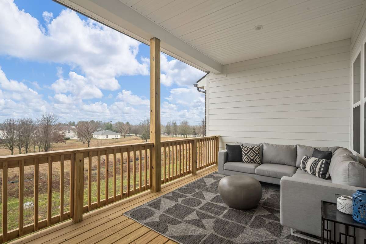Amazing 2nd story deck that is the perfect spot to unwind after a long day!
