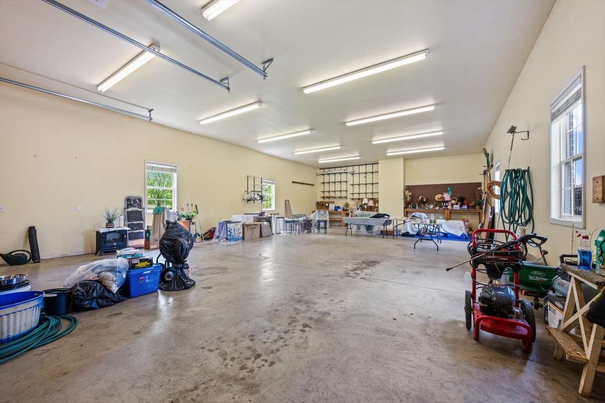 detached garage