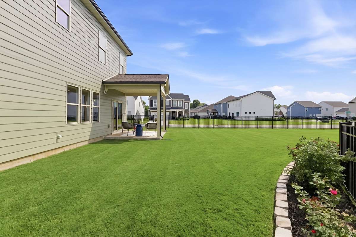 *Lawn has been virtually enhanced*