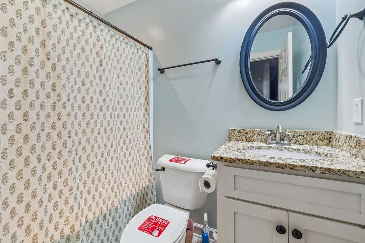 Upstairs full bath