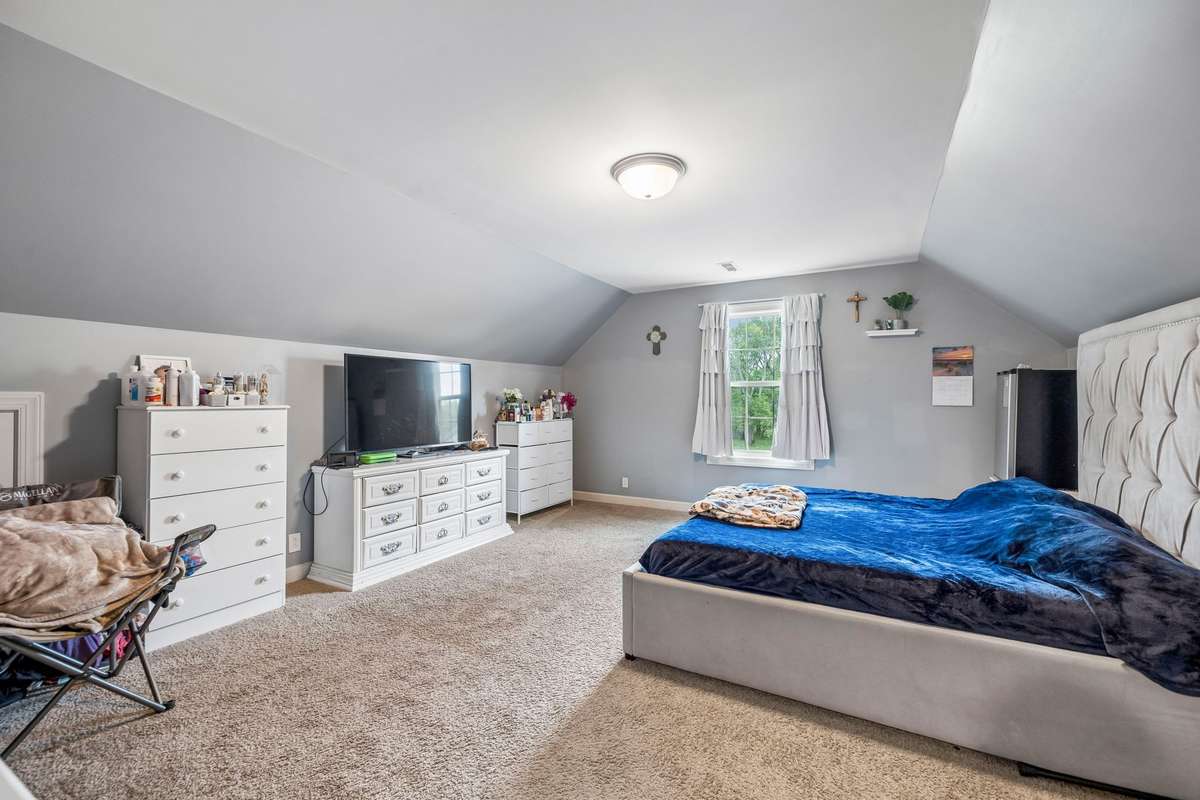 Upstairs versatile room