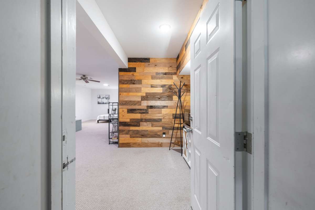 Entry to BNB or in-law suite