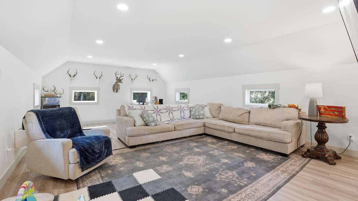 Large bonus room!