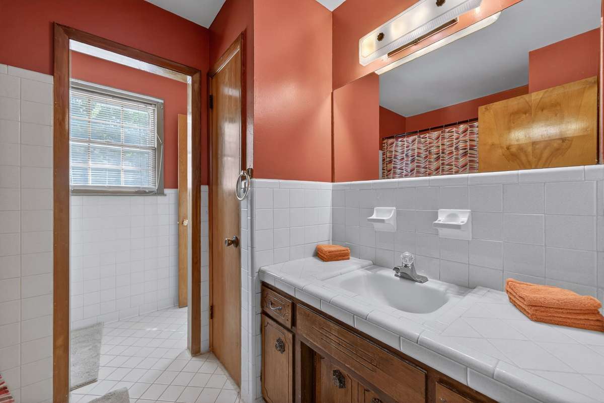 With the perfect tiled bathroom.