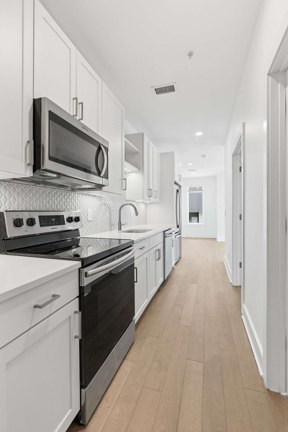 all stainless appliances remain