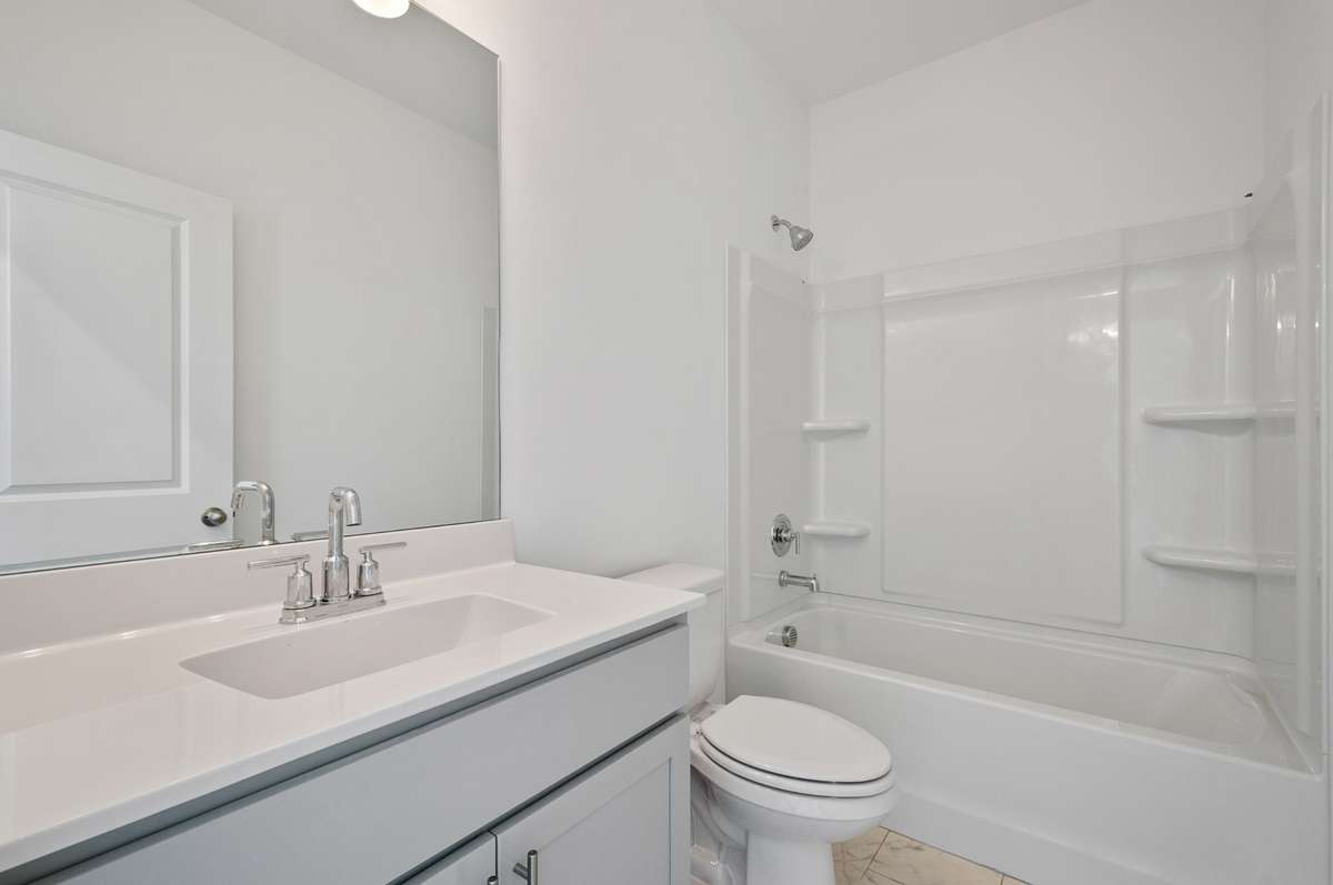 Full Bath 2 / Quartz Countertops