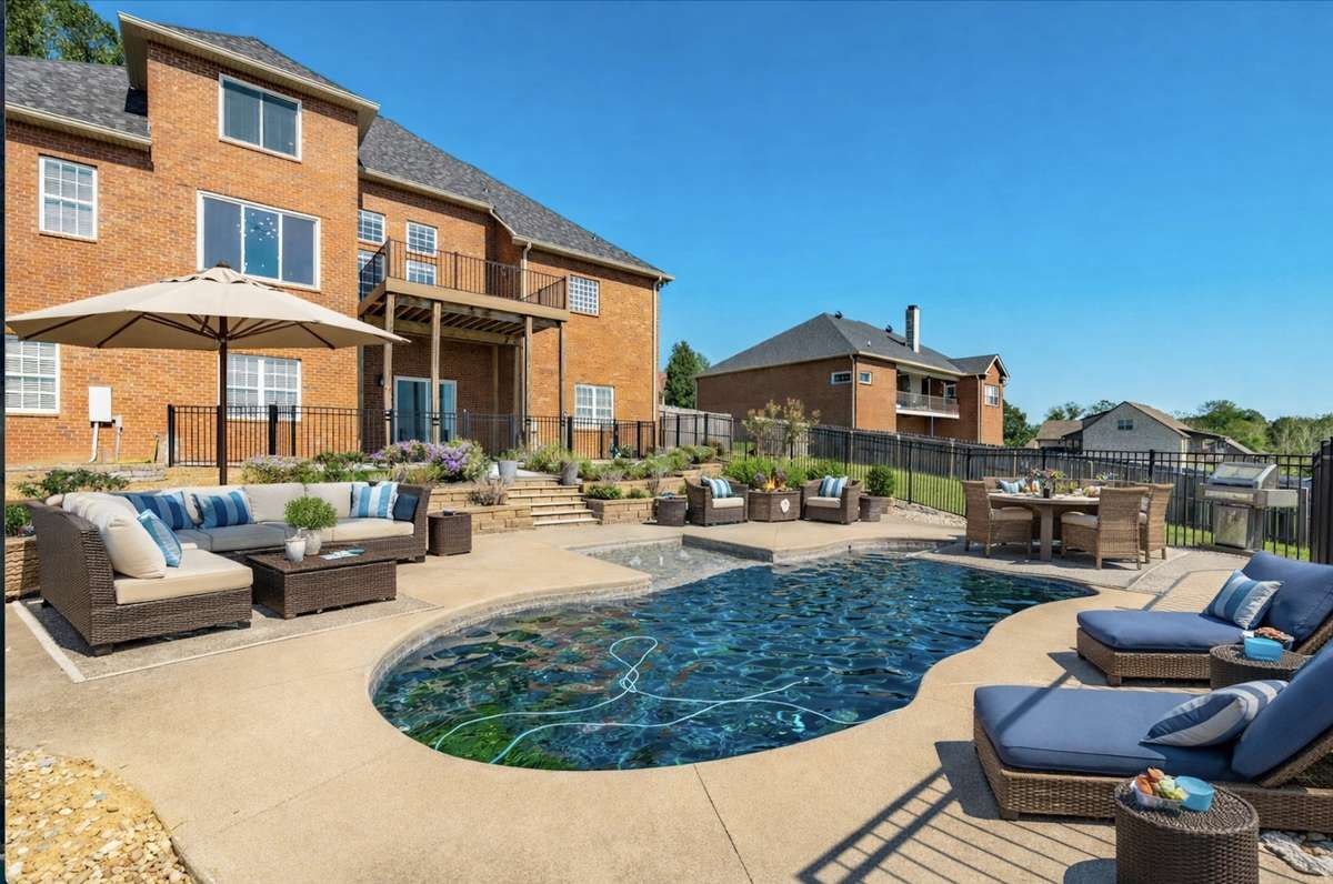 Step outside and everything changes.
Sun-filled afternoons. Poolside conversations. Evenings that stretch longer than planned.
This backyard isn’t just outdoor space — it’s a destination.