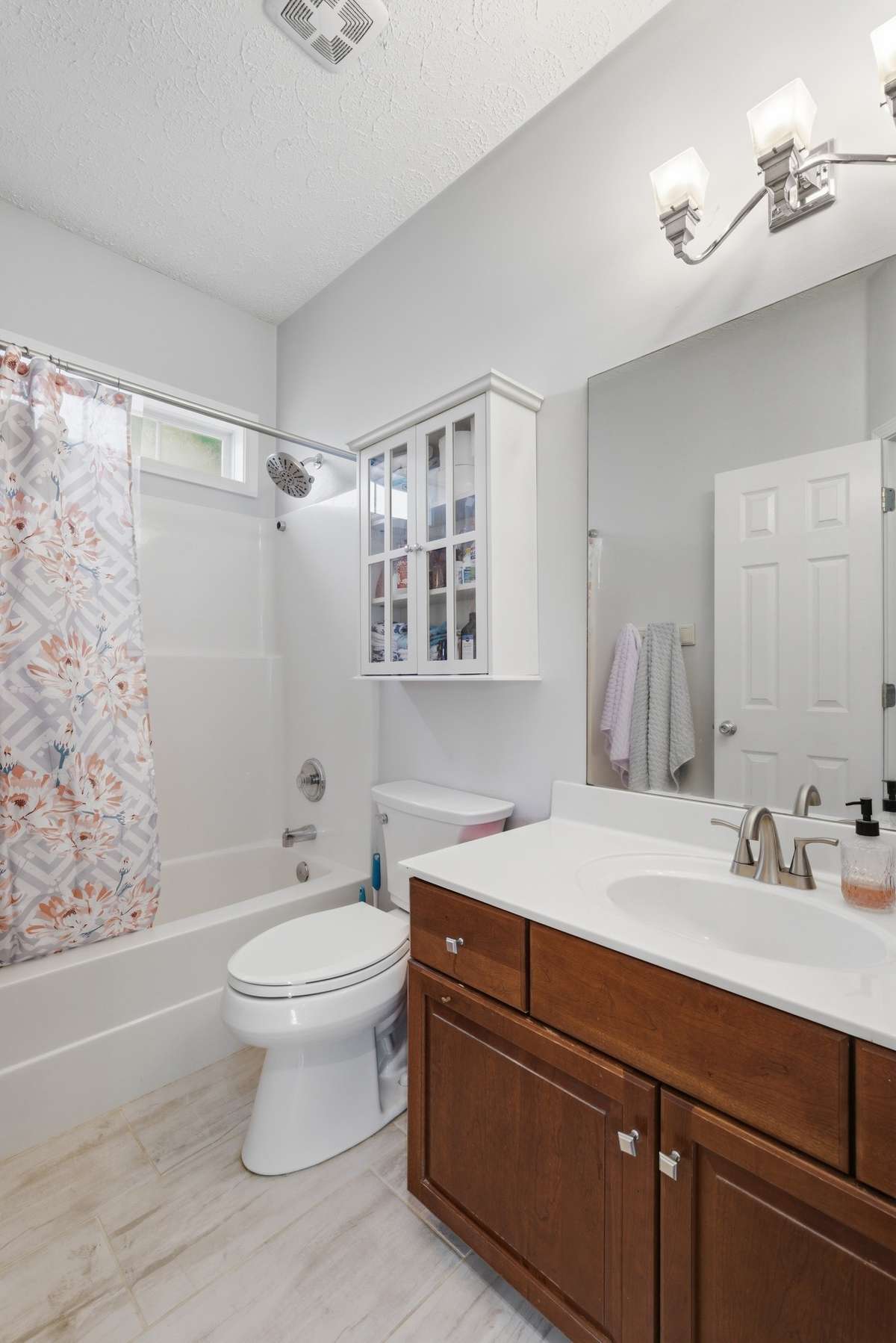 Full bathroom downstairs