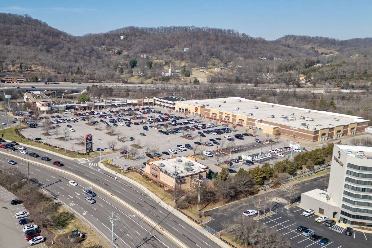 Shopping and restaurants within walking distance