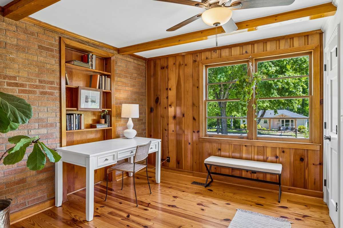 Perfect office or study nook space.