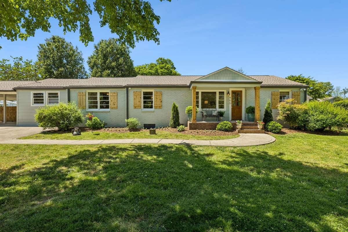 Welcome to 405 Roberts Street, a stunningly renovated 3-bedroom, 2-bathroom ranch, perfectly positioned just steps from the heart of Franklin and Jim Warren Park.