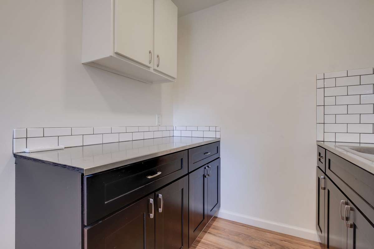 Unit C kitchen