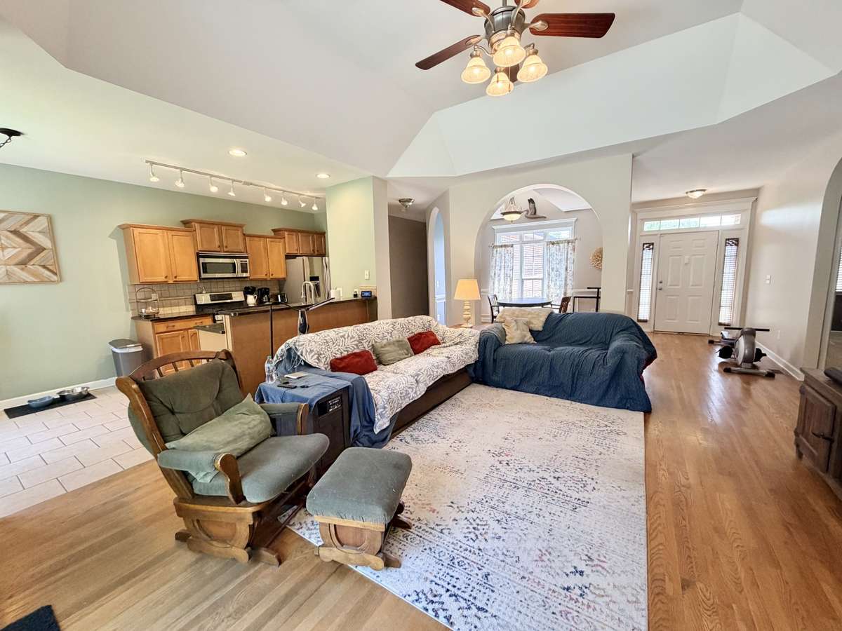 Open concept, entertaining space