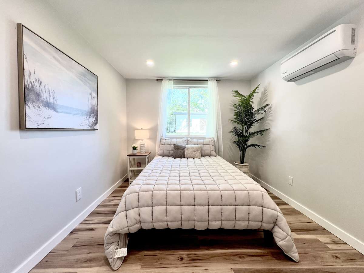 Rear cottage bedroom 1