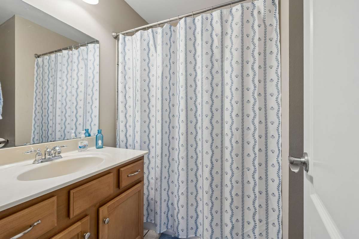 Second level hall bath.