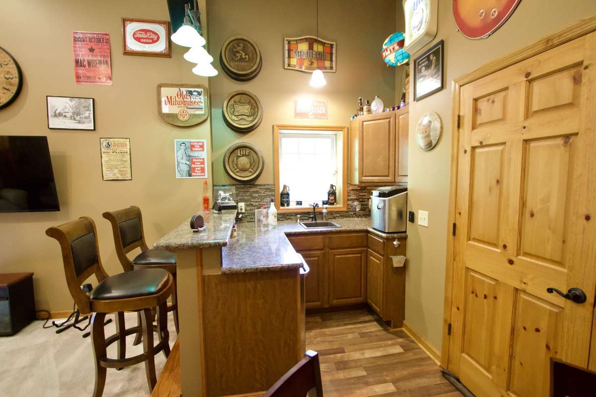 Kitchenette ready for you.
