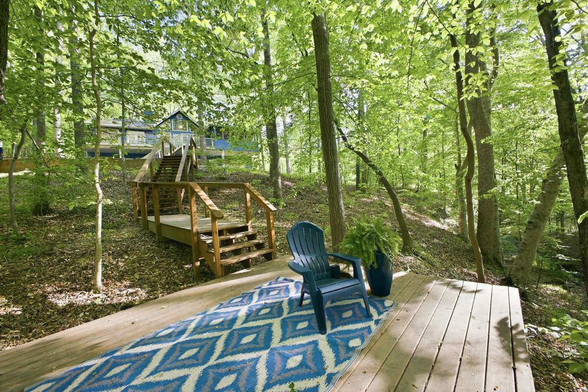 There is a large platform to sit and watch nature.