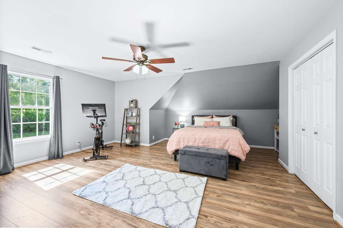 upstairs bedroom #2