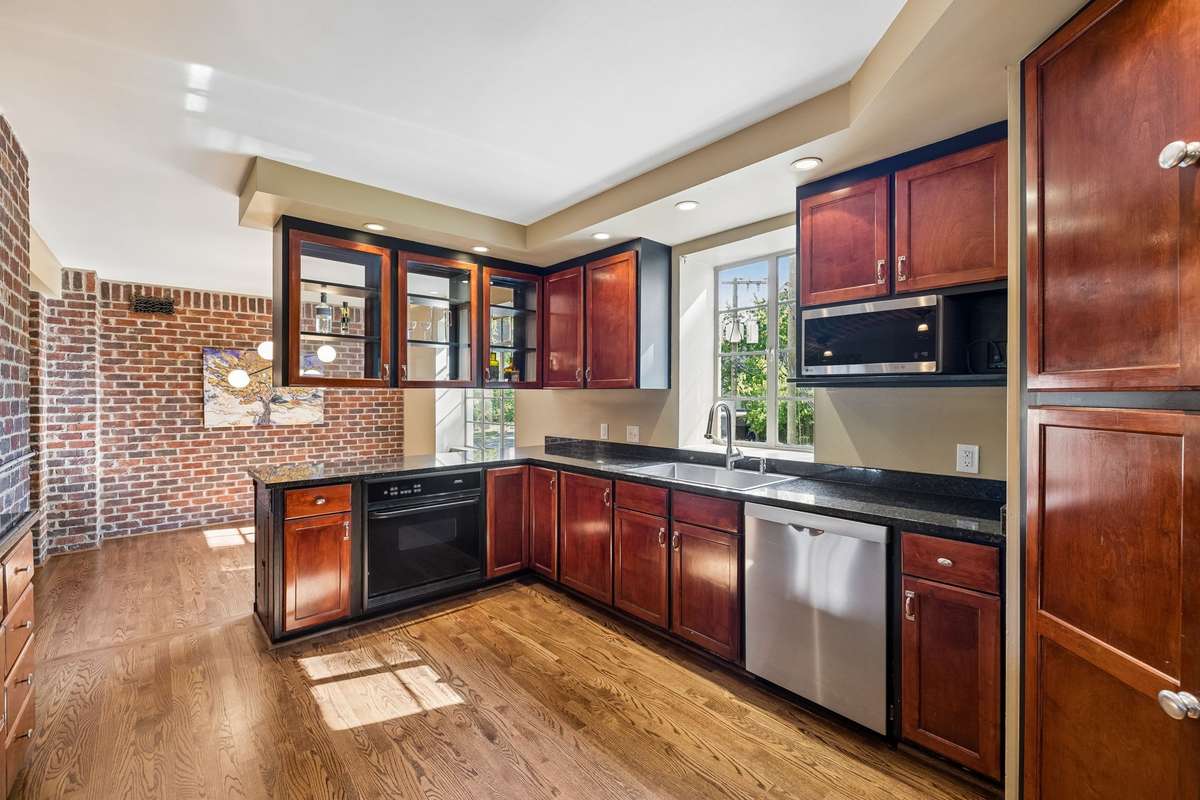 Still blown away with this space and storage!