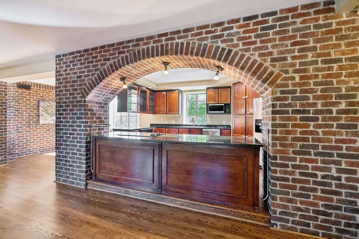 Open and awesome family room to kitchen.
