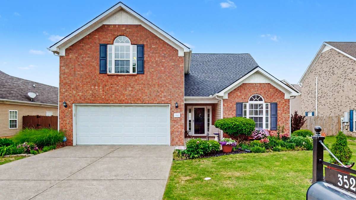 Look close at the gorgeous landscaping!!