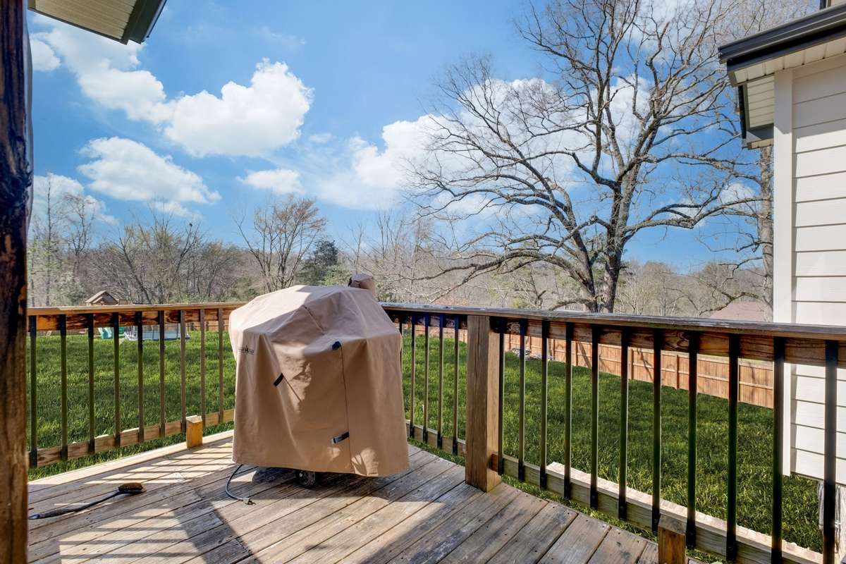 Seller Finished Approx 900 Square Feet in Basement after they Purchased
Note: Green Grass Edits on Exterior Photos