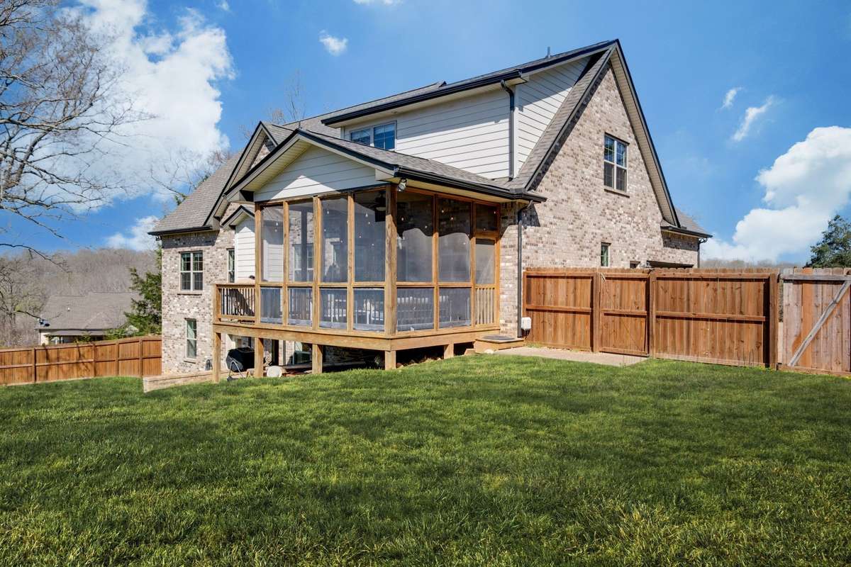FINISHED Basement Area is Heated + Cooled
Note: Green Grass Edits on Exterior Photos