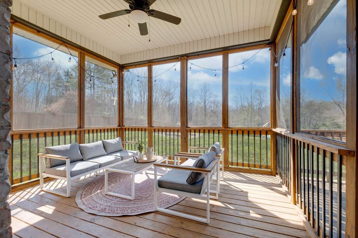 FABULOUS Outdoor Entertainment Area