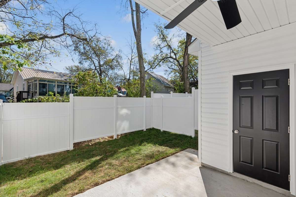 Photo is of different unit, identical interior.
