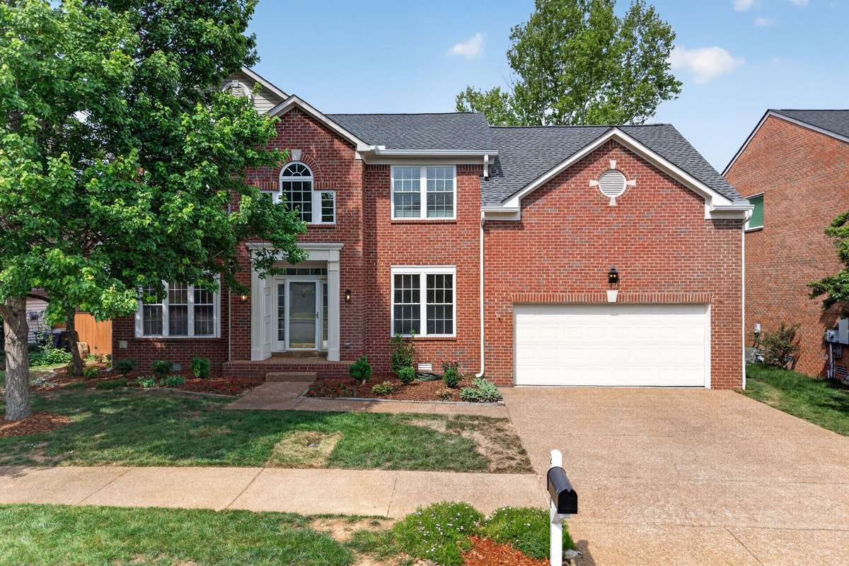 Welcome to 2408 Manderly Trail located in Fieldstone Farms neighborhood in Franklin, TN