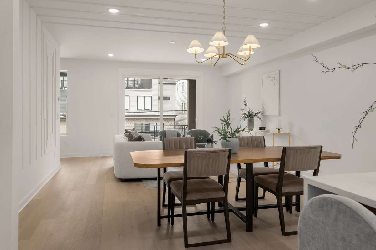Living room with crown molding detail