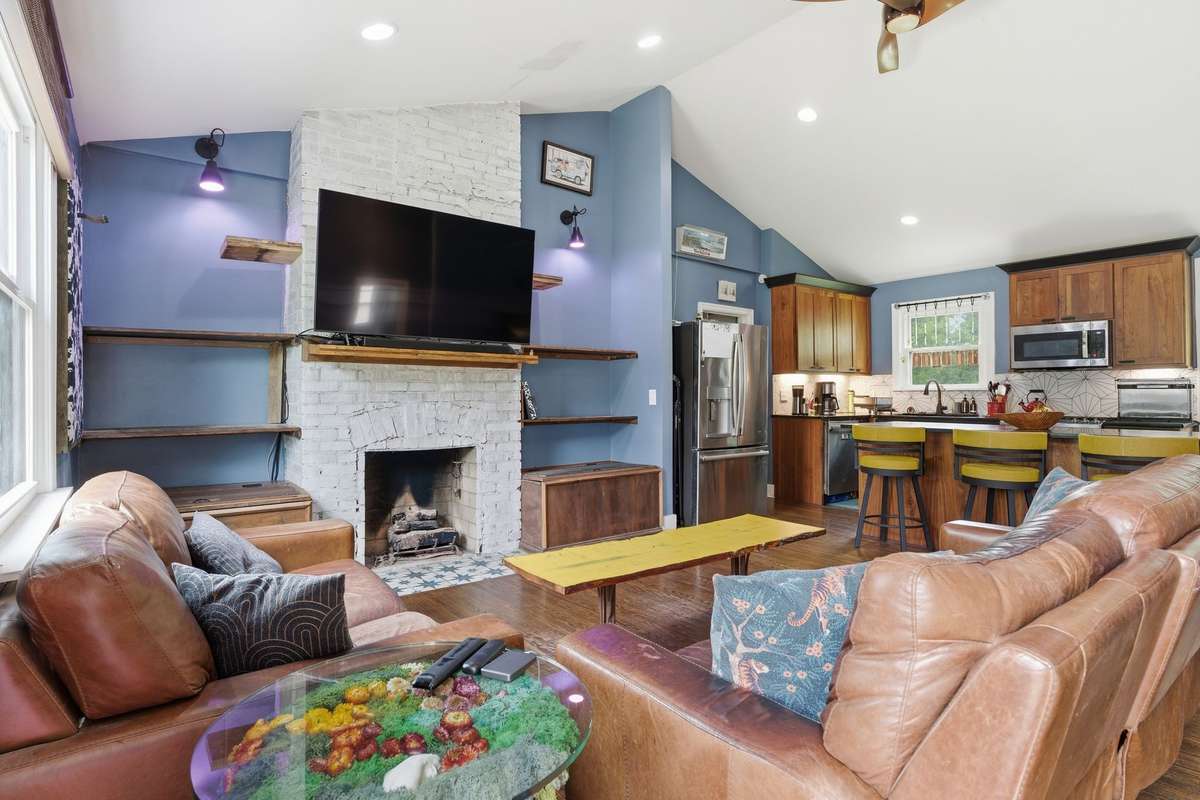Welcome in! Open concept living greets you in the amin house.