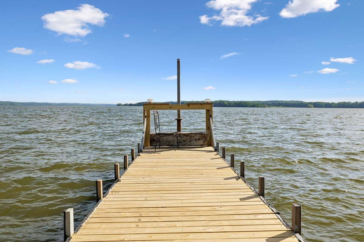 Community Dock just 200 Yards away