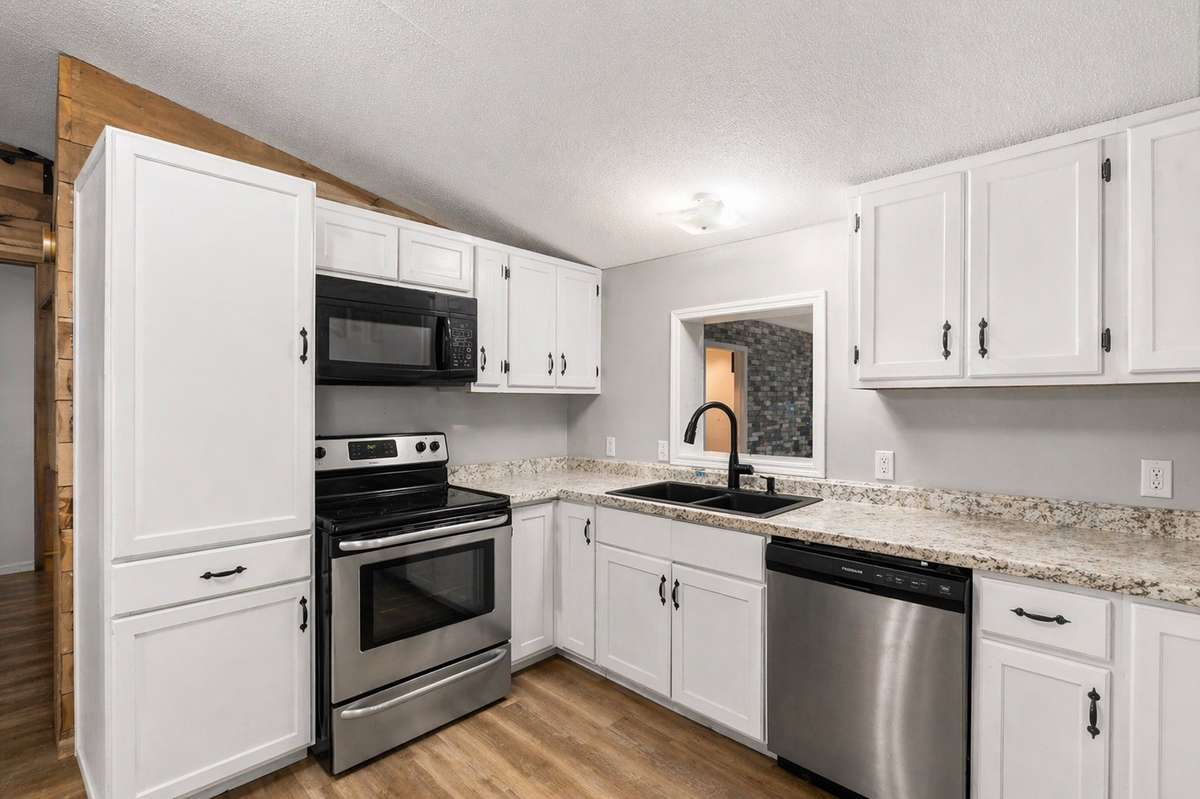 VIRTUAL STAGING PRESENT