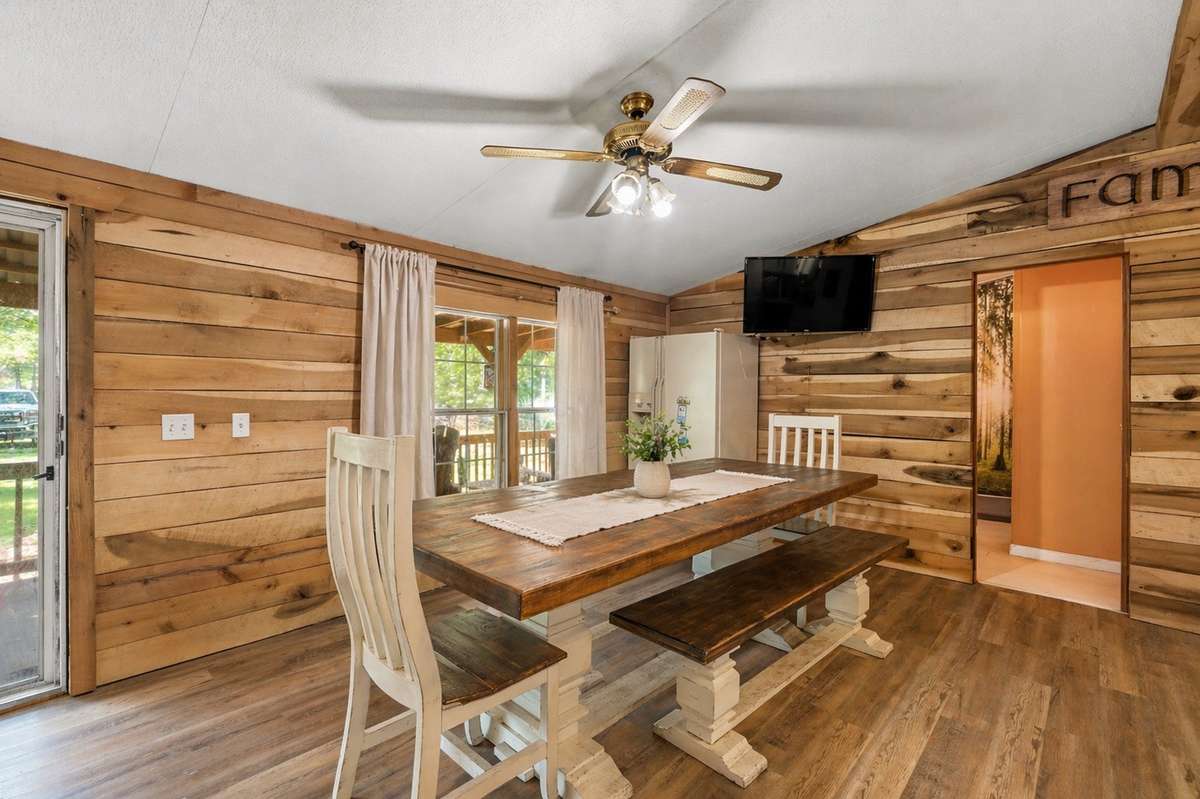 VIRTUAL STAGING PRESENT