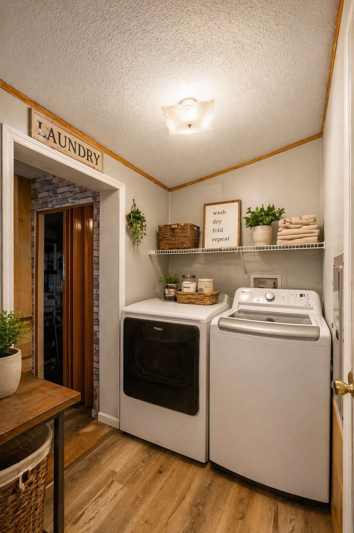 VIRTUAL STAGING PRESENT