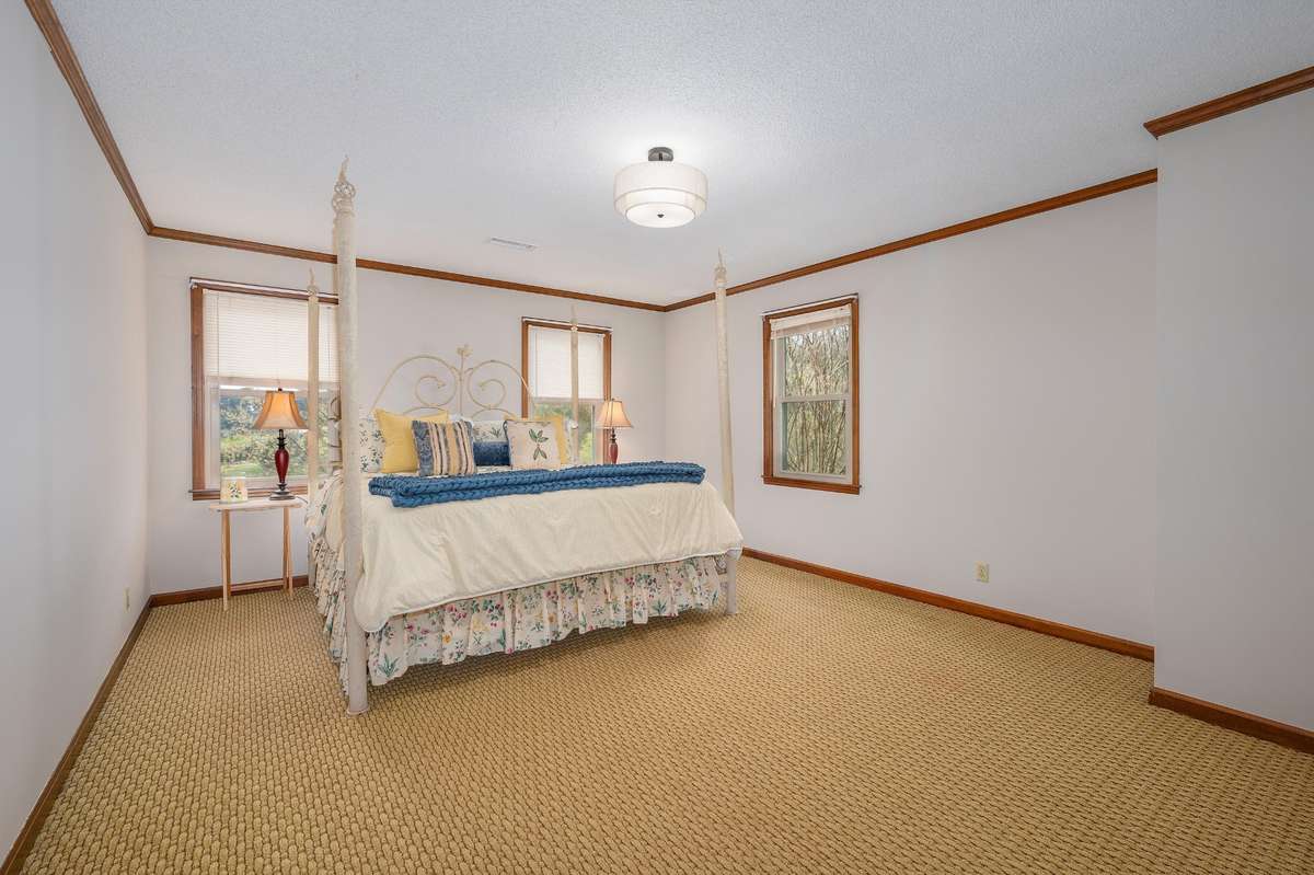 Second level owners suite