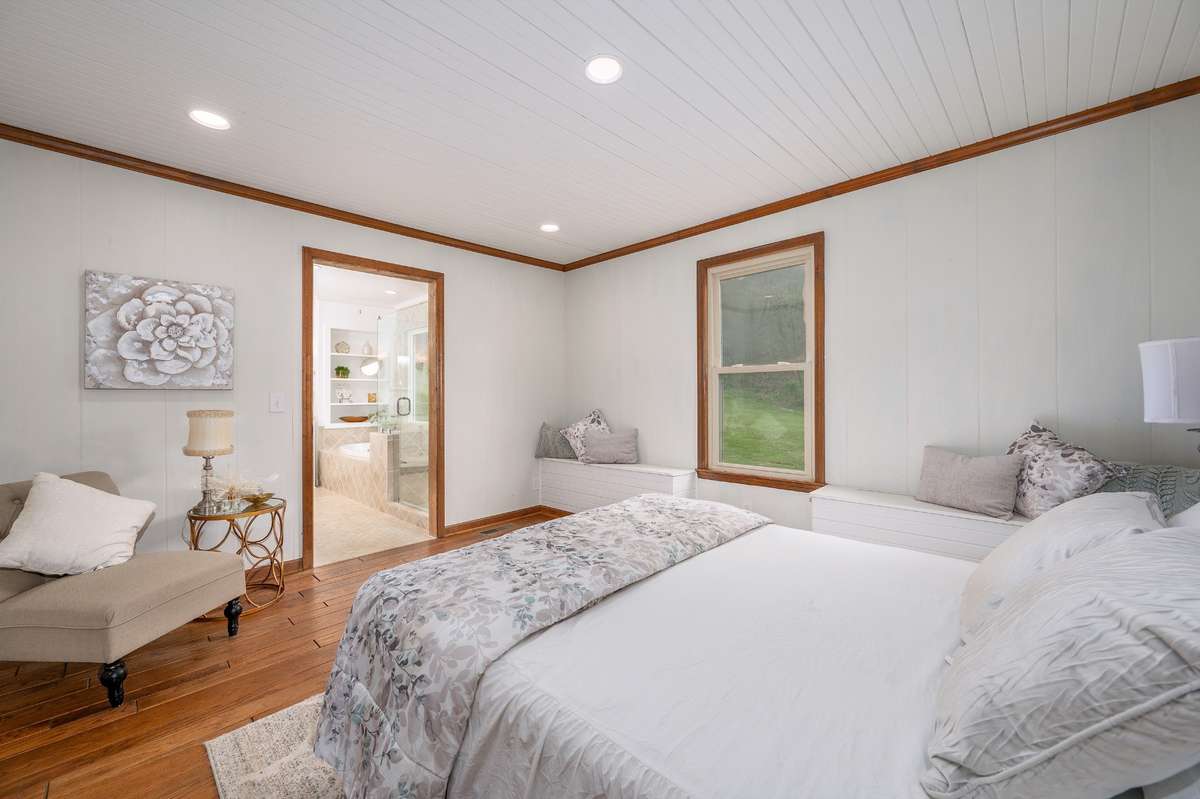 Primary suite on main level