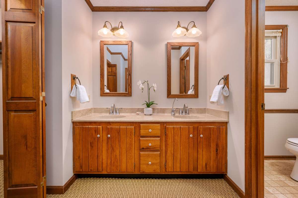 Second level owners en suite