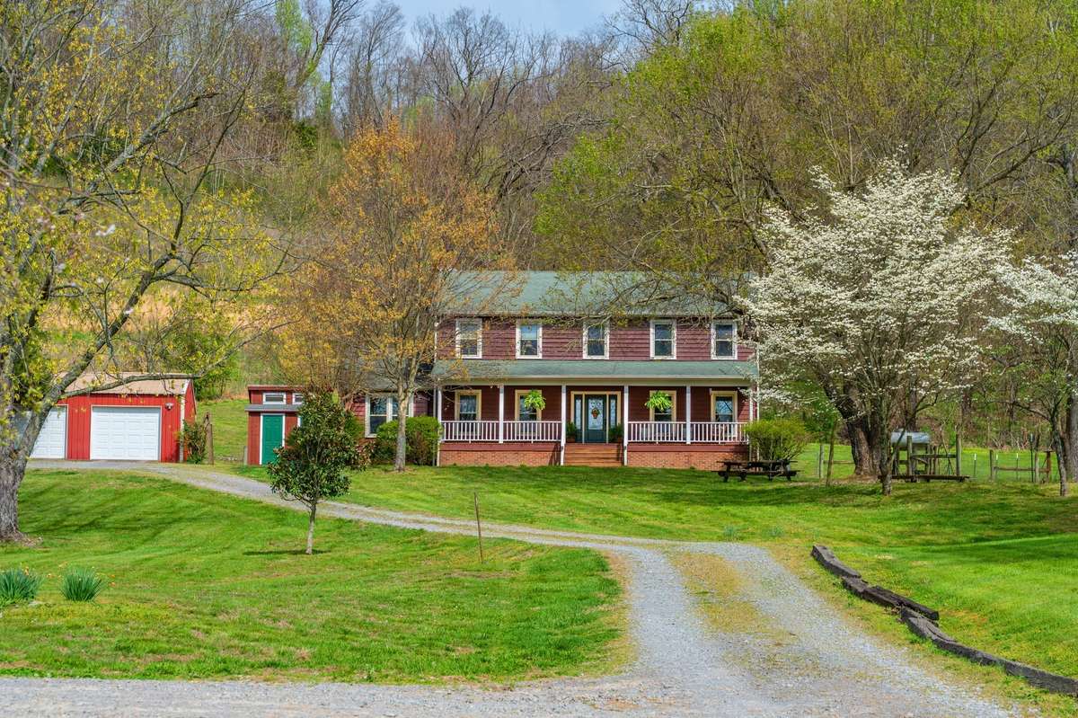 This unique property offers an ideal setting for horses, cattle, or a self-sustaining homesteading lifestyle.