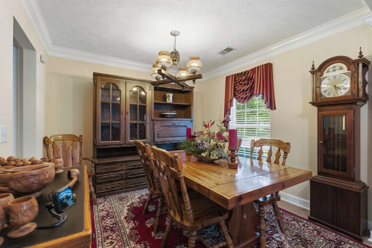 Formal Dining