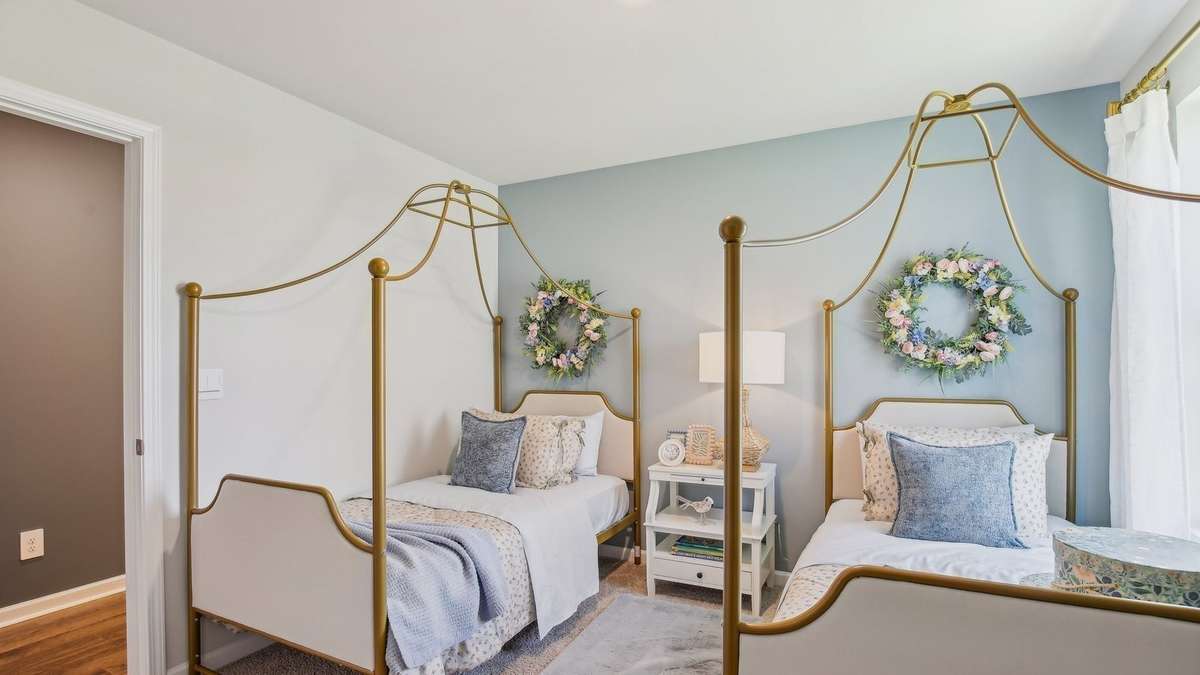 Photos of previously completed home of same floor plan.  Features may vary.