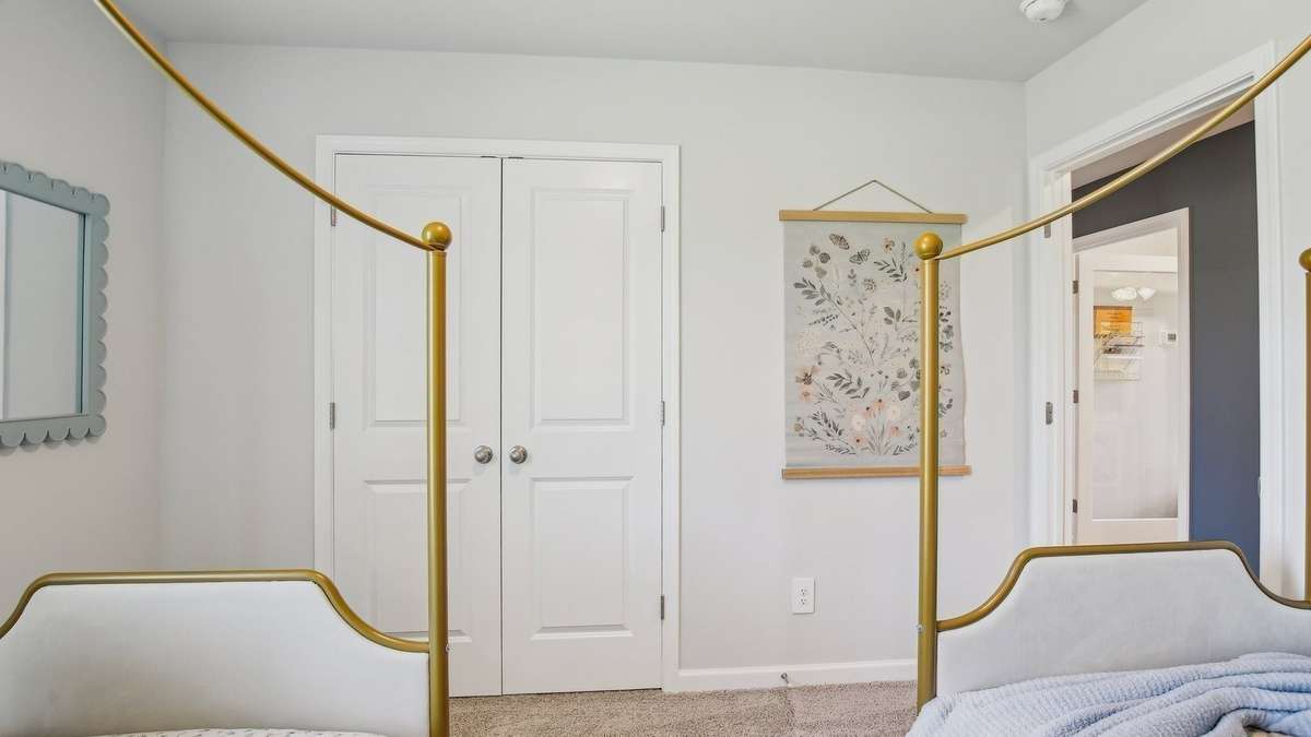 Photos of previously completed home of same floor plan.  Features may vary.