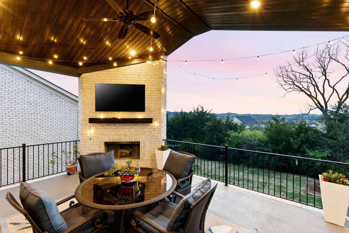 Prepare to fall in love with 3029 Jada Way!